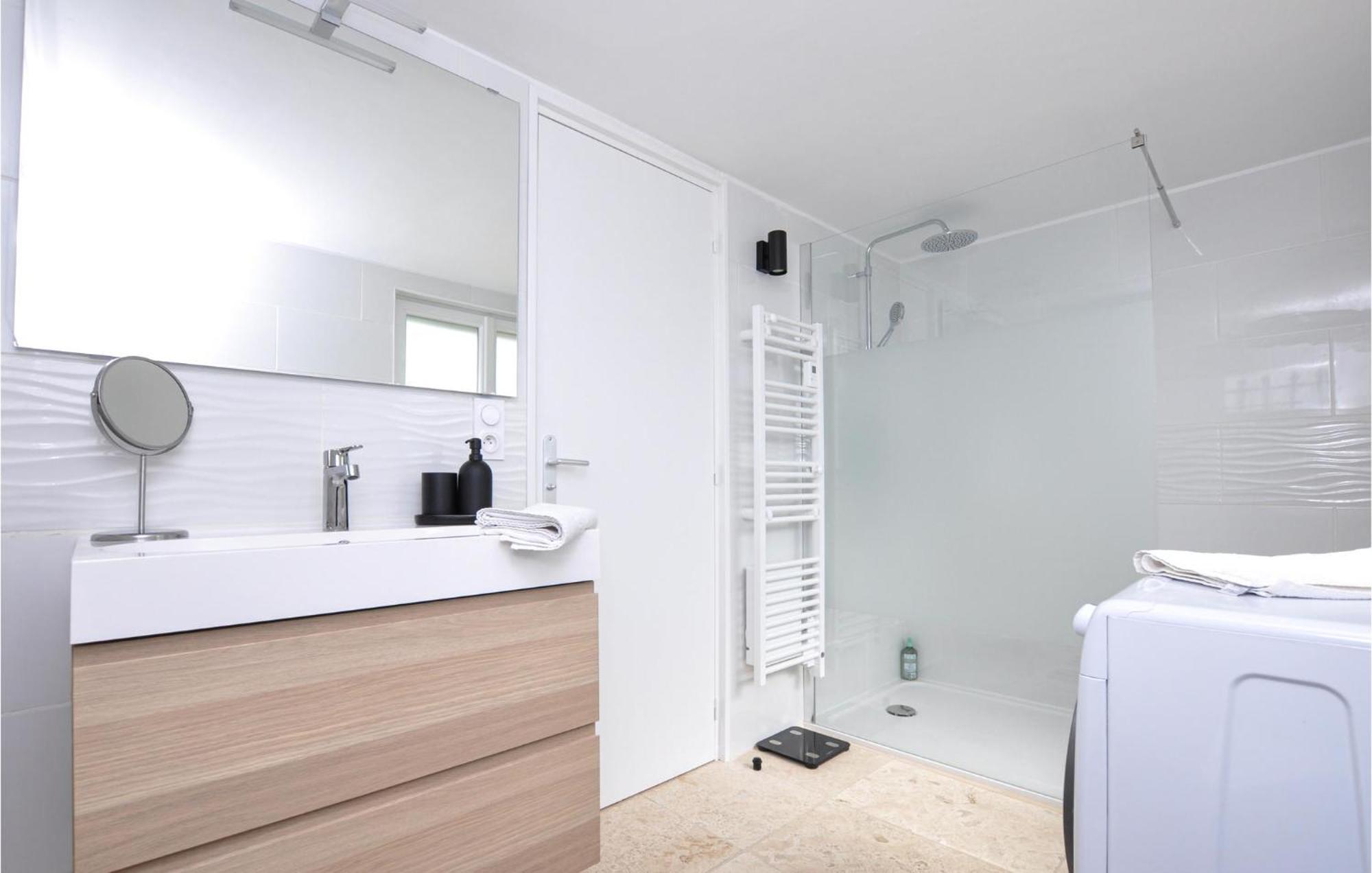 Awesome Apartment In Saint-Jeannet With Kitchen Exterior foto